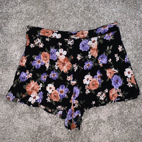 Forever 21 Multicolor Floral High Waist shorts - Picture 2 of 8